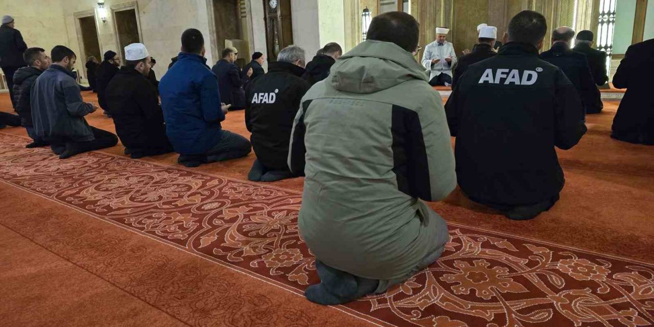 Tokat’ta 6 Şubat Depreminde Hayatını Kaybedenler Anısına Hatim