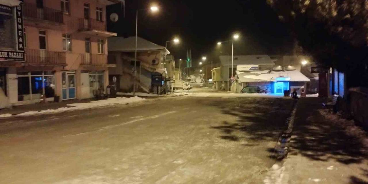 Varto’da Depremde Hayatını Kaybedenler İçin Dua Edildi