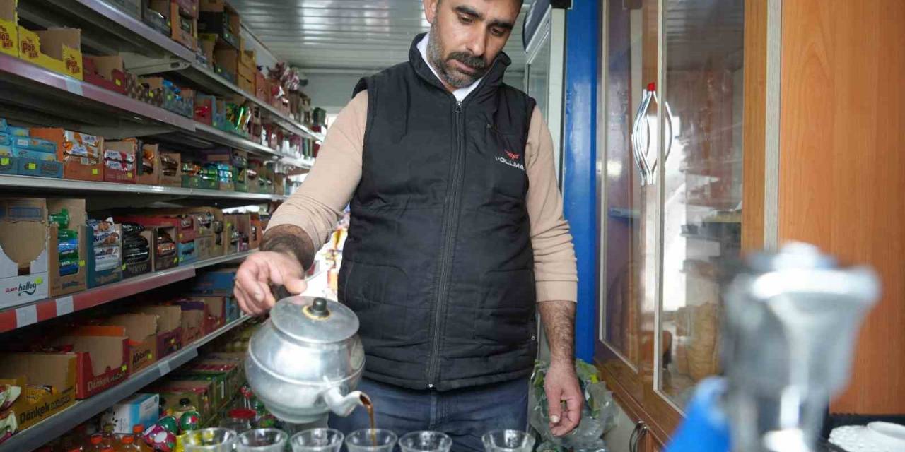 Konteynerde Yaşayan Depremzedeler, Ev Sıcaklığını Özlüyor