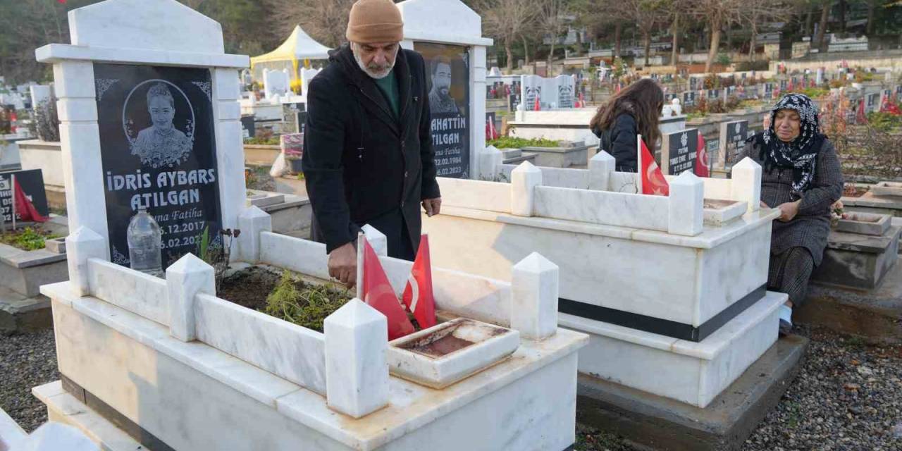 Depremde Oğlu, Gelini Ve Torunu Kaybetti, Kelimeler Boğazına Düğümlendi