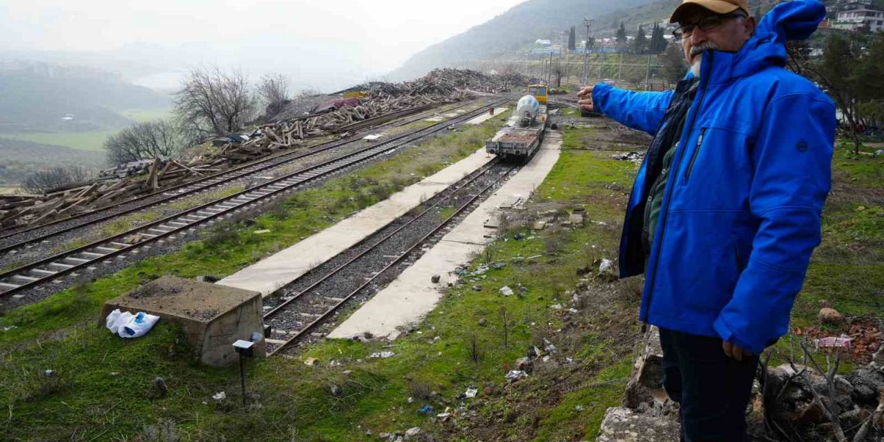 Tahrip Olan Tren İstasyonu Depremden 1 Yıl Sonra Tekrar Görüntülendi