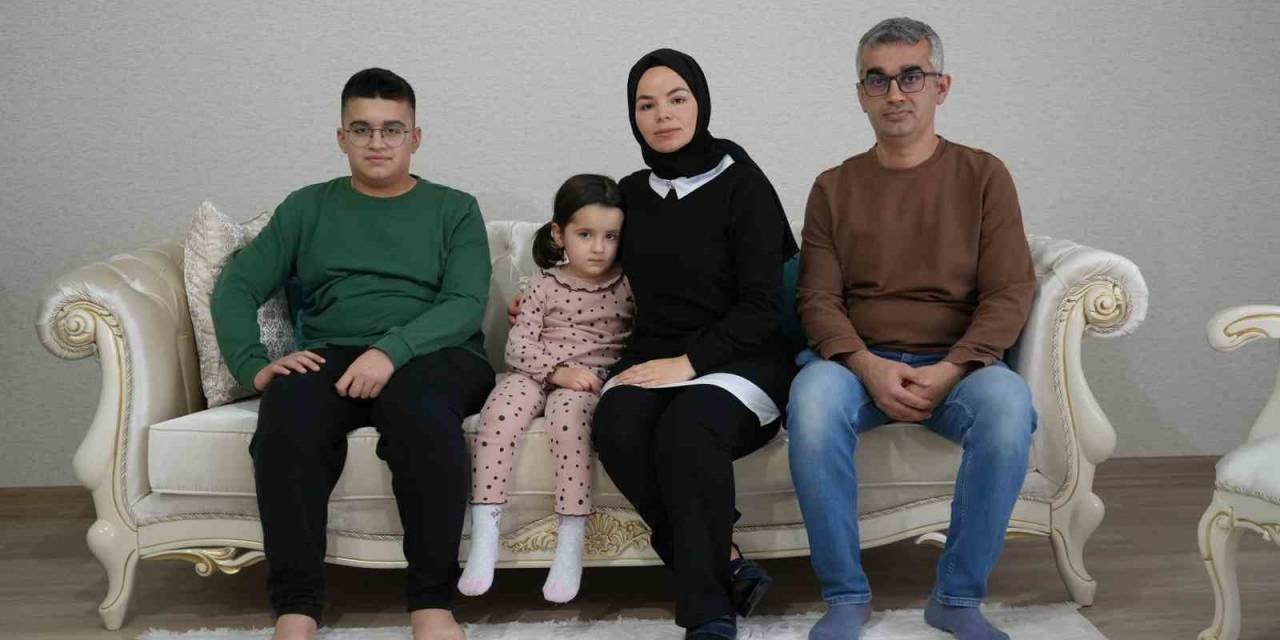 Depremzede Aile Bir Kez Daha Evsiz Kaldı: Ev Almak İsterken Bir Milyon Liralık Arabasından Oldu