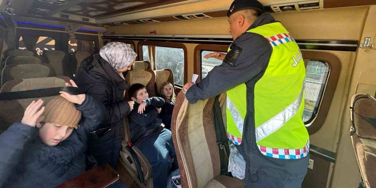 Kütahya’da Okul Çevreleri Ve Servis Araçlarına Yönelik Denetimler Yapıldı