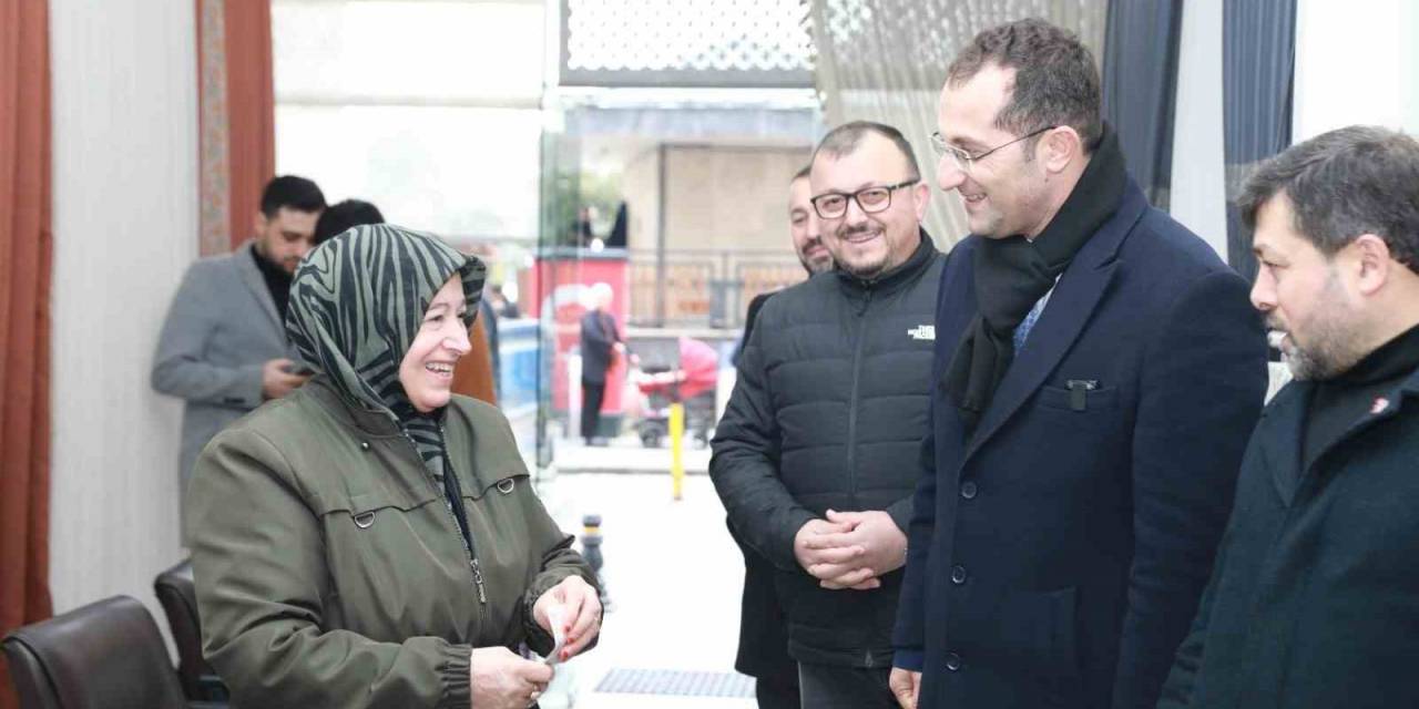 Başkan Ekim Seçim Gezilerini Sürdürüyor