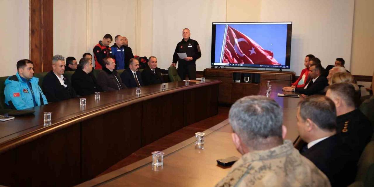 Deprem Bölgesinde Yapılan Çalışmalar Masaya Yatırıldı