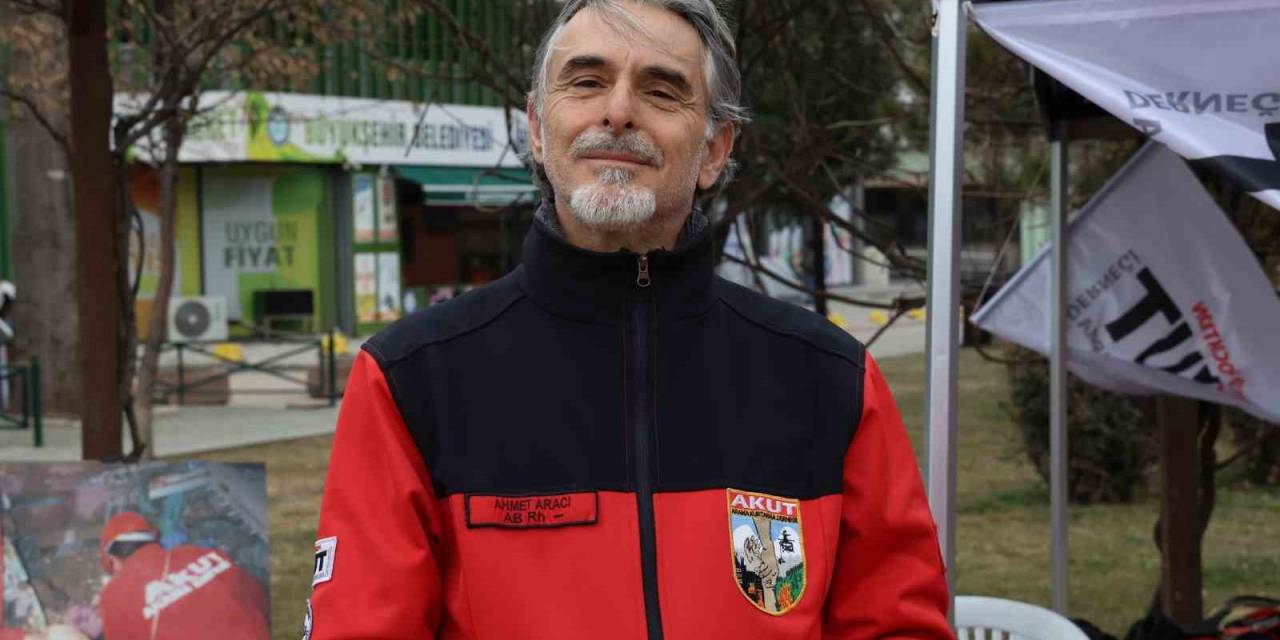 Ebrar Sitesi’nin Enkazında Çalışan Akut Gönüllüsü O Günleri Anlattı