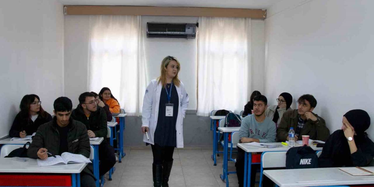 Mersin’de Kurs Öğrencilerinin Yks Ücreti Büyükşehir Belediyesinden Karşılanıyor