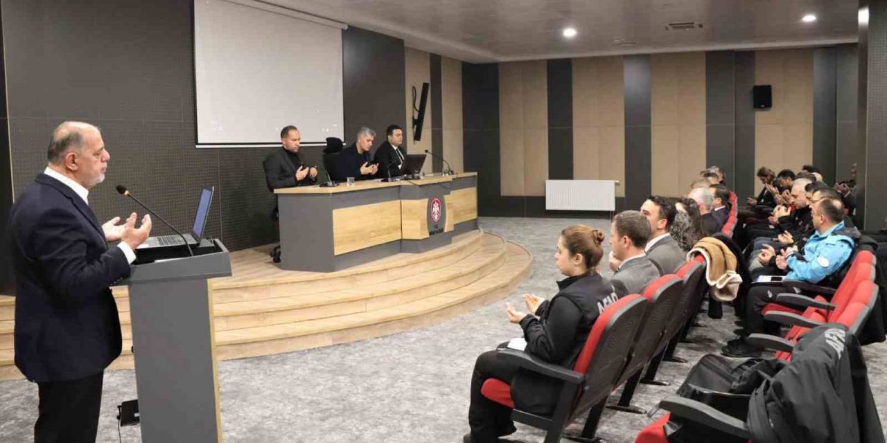 Niğde’de Depremde Hayatını Kaybedenler Anıldı