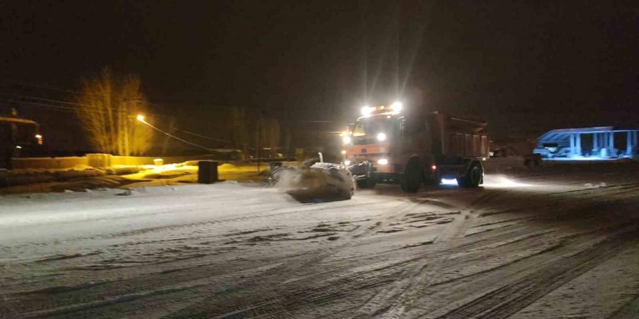 Van’da 264 Yerleşim Yerinin Yolu Ulaşıma Kapandı