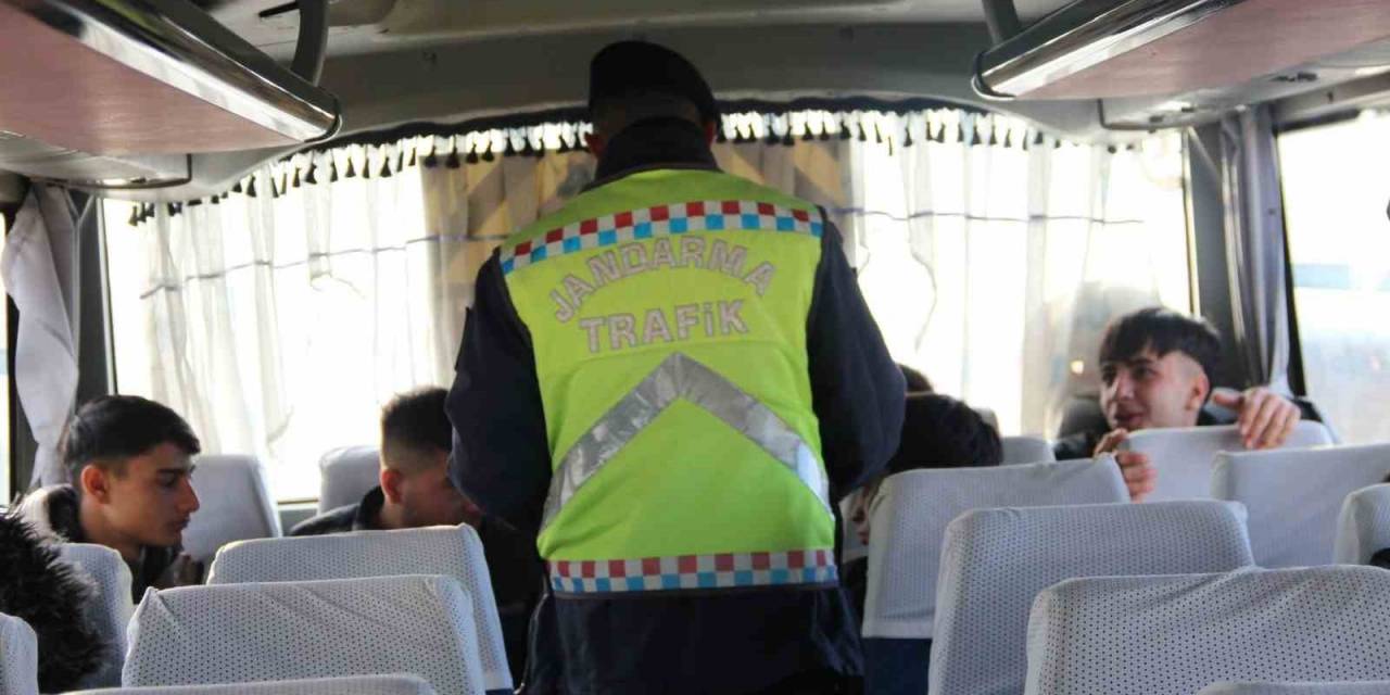 Bolvadin’de Jandarmadan Okul Servis Sürücülerine Yönelik Denetim