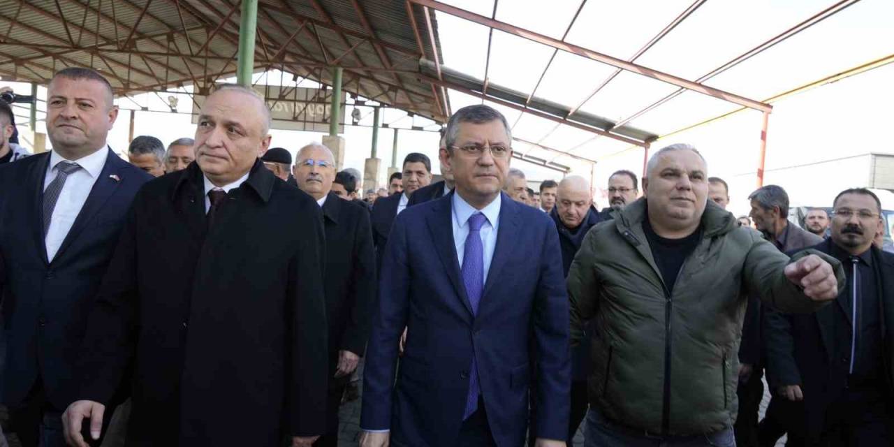 Chp Lideri Özel: "Böyle Bir Günde Siyaset Yapılmasını Doğru Bulmuyorum"