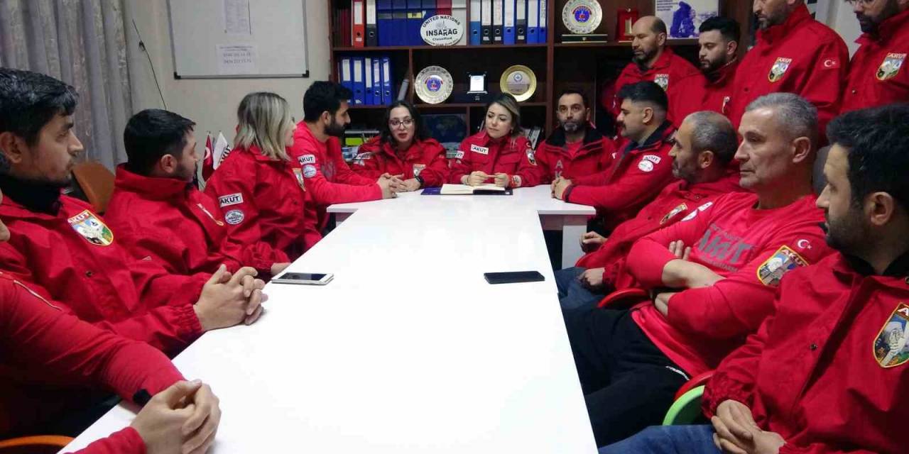 Depremin 1. Yılında O Anları Anlatırken Adeta Yeniden Yaşadılar