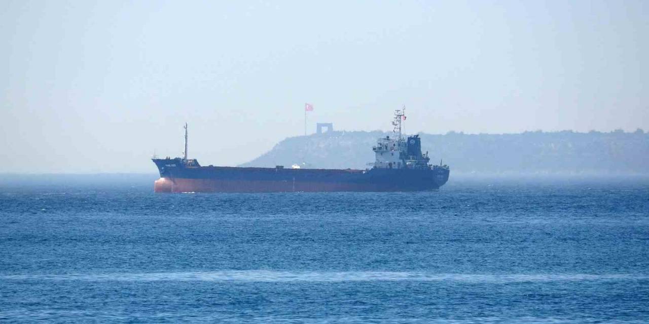 Çanakkale Önlerinde Boş Yük Gemisi Dümen Arızası Yaptı