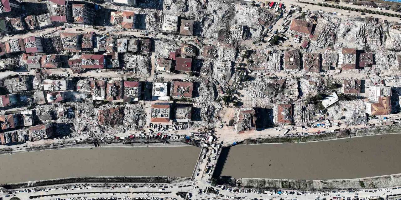 Hatay’da Depremin Ortaya Çıkarttığı Hasar 1 Yıl Sonra Görüntülendi