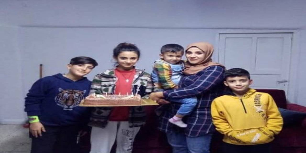 Depremde 3 Çocuğunu Kaybeden Anne: "Enkaz Altında Çocuğumu Hayatta Tutabilmek İçin Emzirmeyi Bile Denedim"