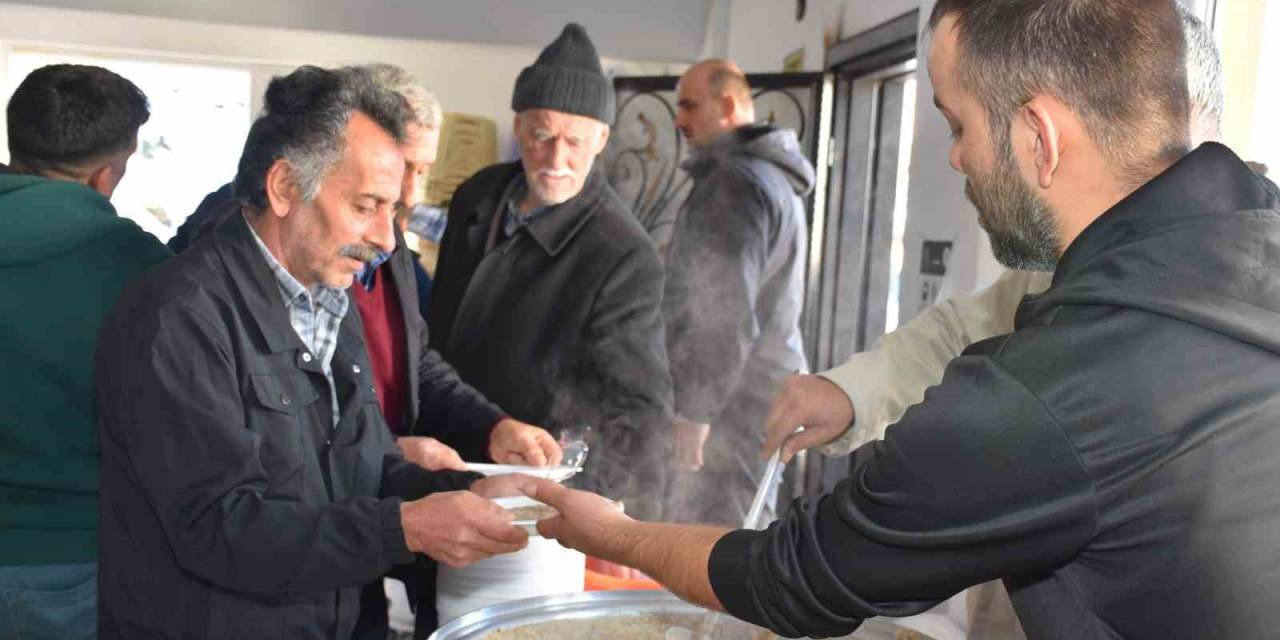 Asrın Felaketinde Enkazda Can Aramıştı, Sene-i Devriyesinde İse Kuran Okutup Yemek Dağıttırdı