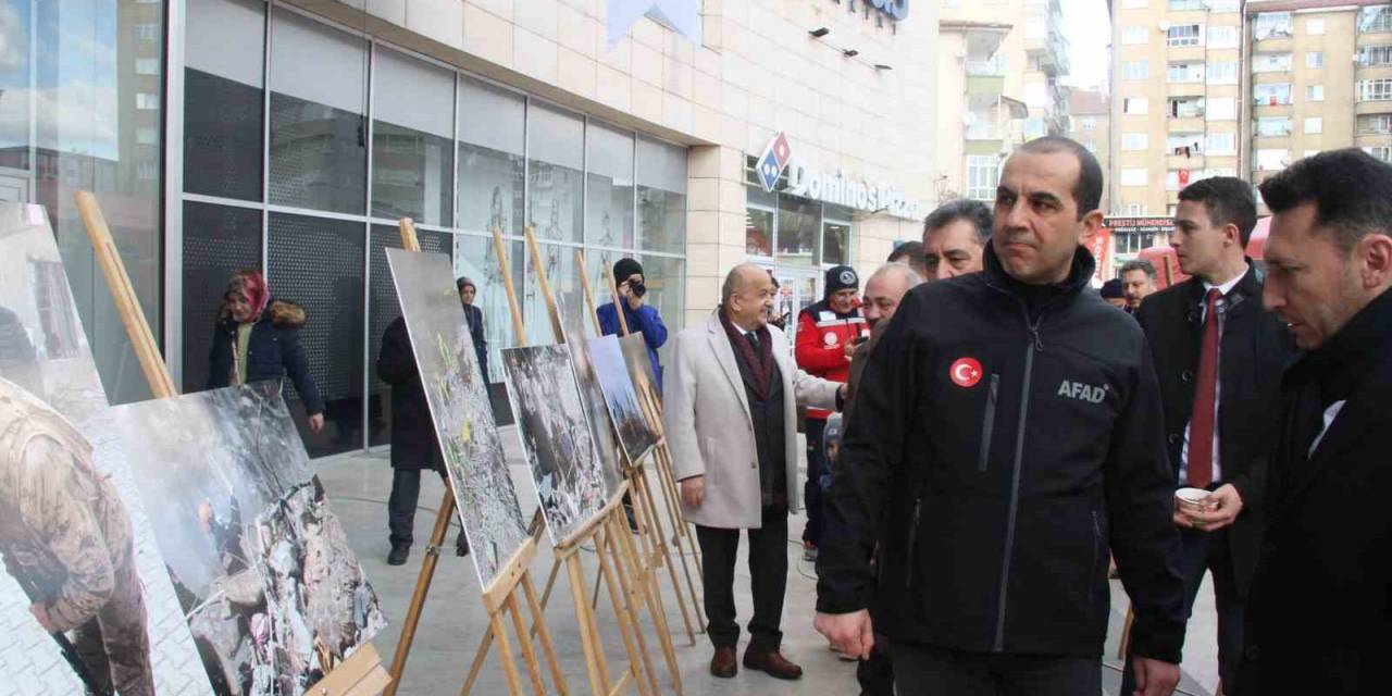 Saatler 13.24’ü Gösterdi Depremin 1. Yıl Dönümü Fotoğraf Sergisiyle Anıldı