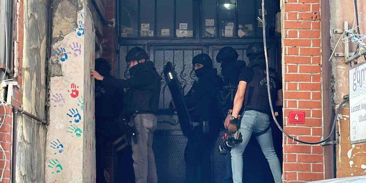 Çağlayan’daki Saldırı Girişiminin Ardından İdil Kültür Merkezine Terör Operasyonu: 3 Gözaltı