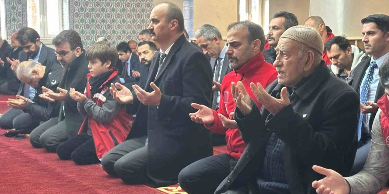 Depremde Hayatını Kaybedenler Batman’da Anıldı