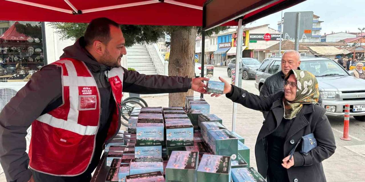 Altınordu’da Vatandaşlara Kandil Simidi İkramı