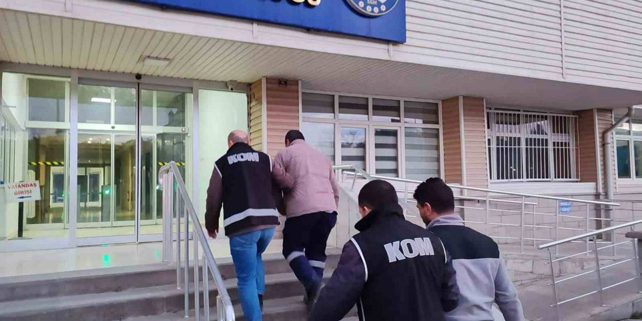 Kırıkkale’de 2 Milyondan Fazla Makaron Ve 180 Litre Alkol Ele Geçirildi