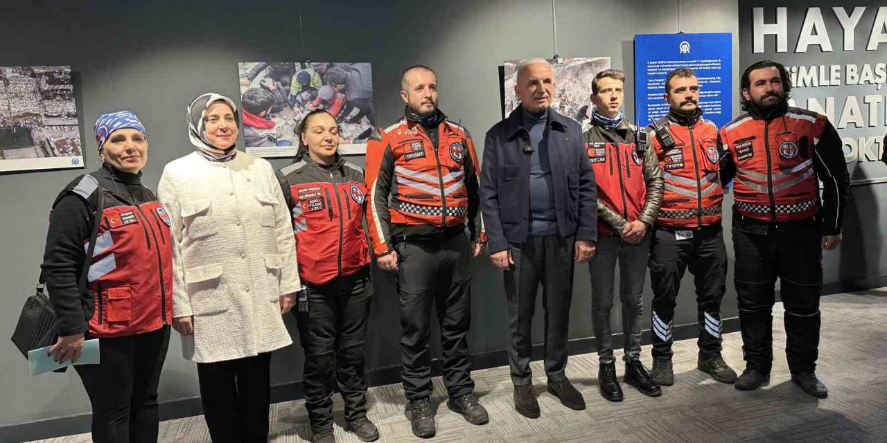 Depremzedeler, Yaşadıklarını Depremin Yıl Dönümünde Ümraniye’de Anlattı