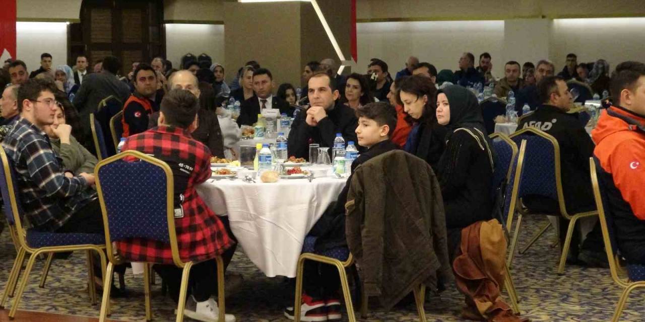 Vali Taşolar Depremzedeler İle Buluştu