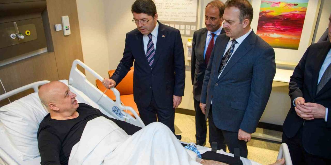 Bakan Tunç, İstanbul Adliyesi’ne Düzenlenen Saldırıda Yaralanan Polisleri Ve Vatandaşları Ziyaret Etti