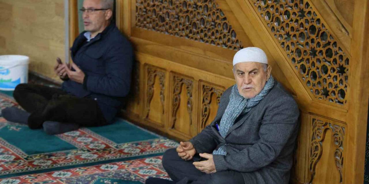 Hatay’da Miraç Kandili’nde Eller Semaya Açıldı