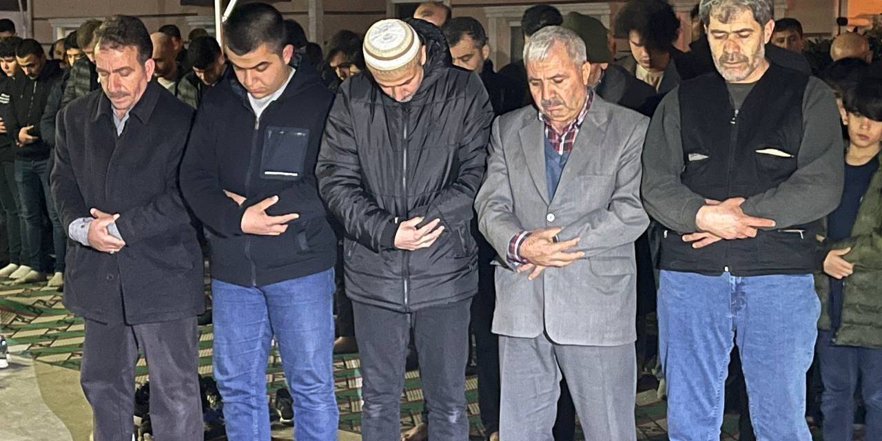 Osmaniye’de Miraç Kandili’nde Camiler Dolup Taştı