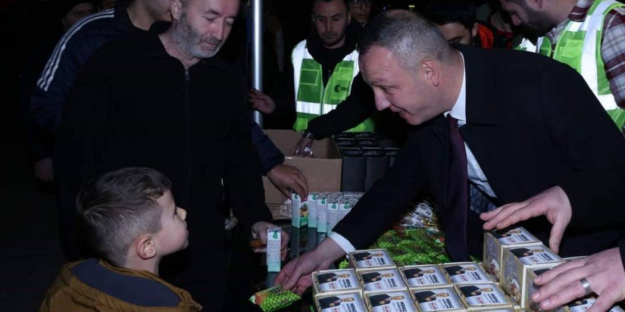 Başkan Ömer Selim Alan, Vatandaşların Kandilini Kutladı