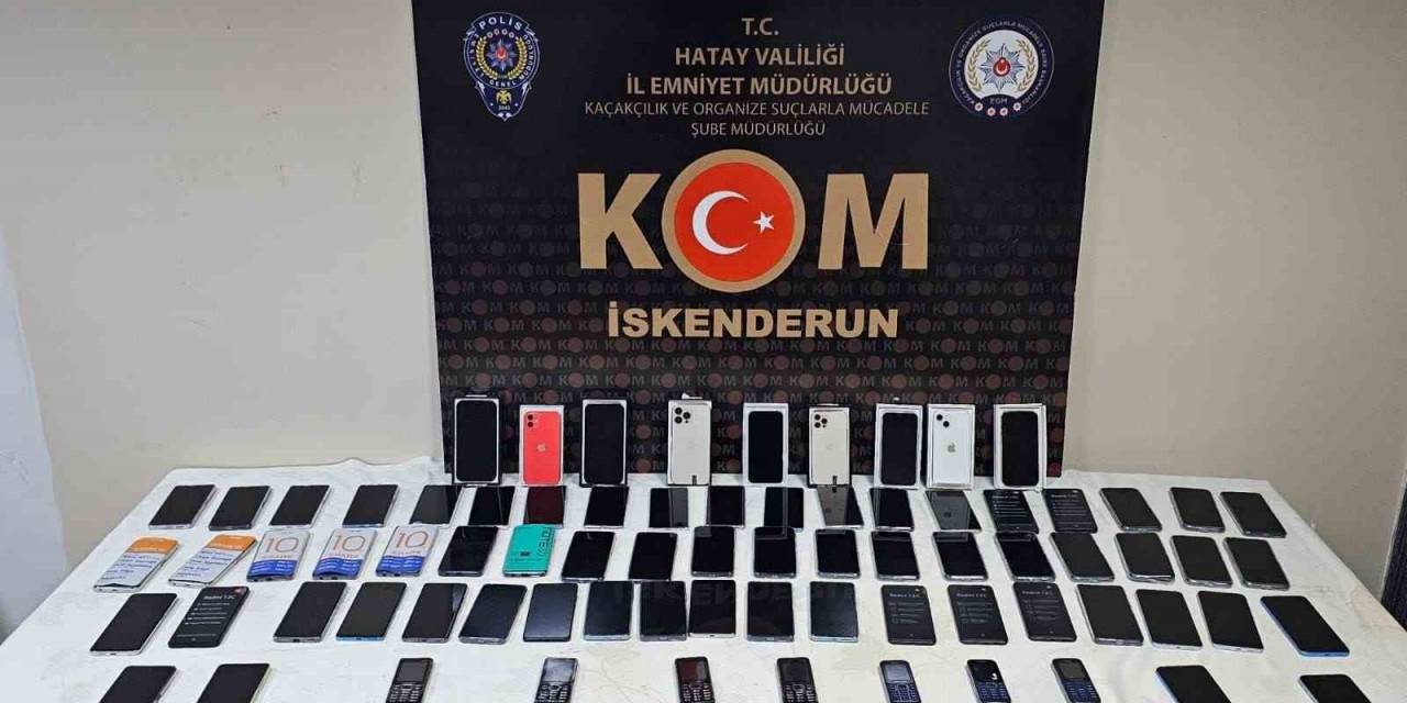 Hatay’da 77 Adet Kaçak Cep Telefonu Ele Geçirildi
