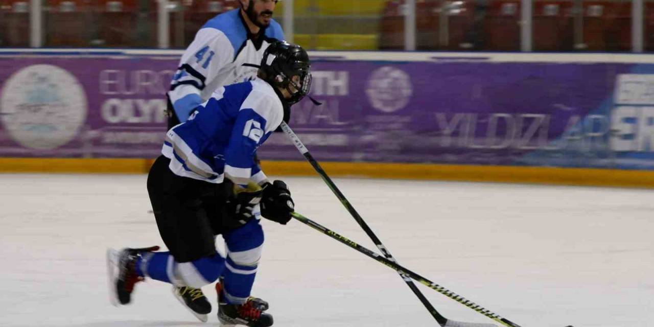 Erzurum’da Buz Hokeyi Heyecanı Sürüyor