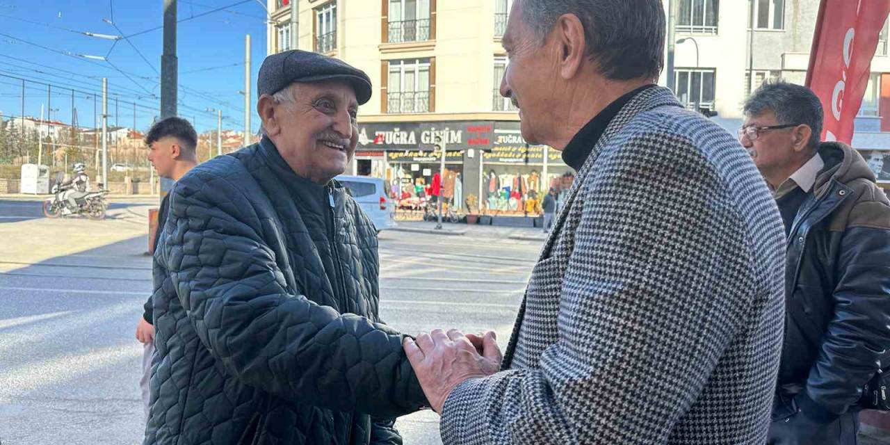 Başkan Ataç Esnafı Gezdi