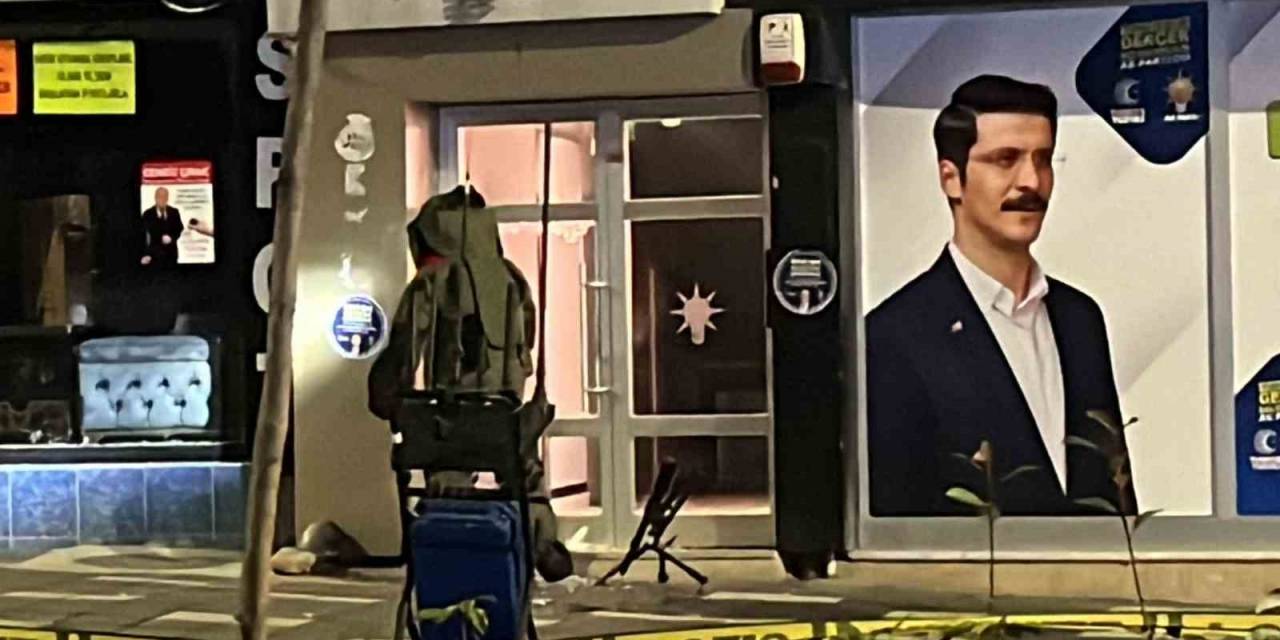 Ak Parti Binası Önünde Şüpheli Paket Paniği