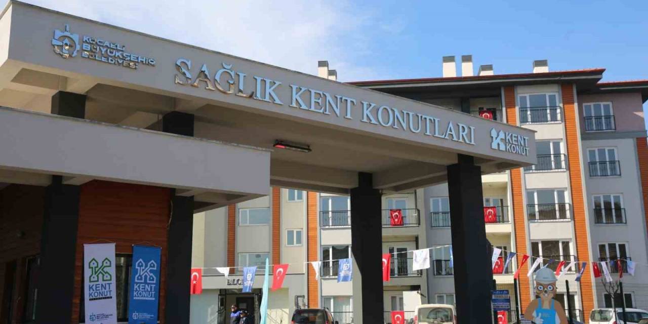 Sağlık Çalışanları Konutlarına Kavuştu