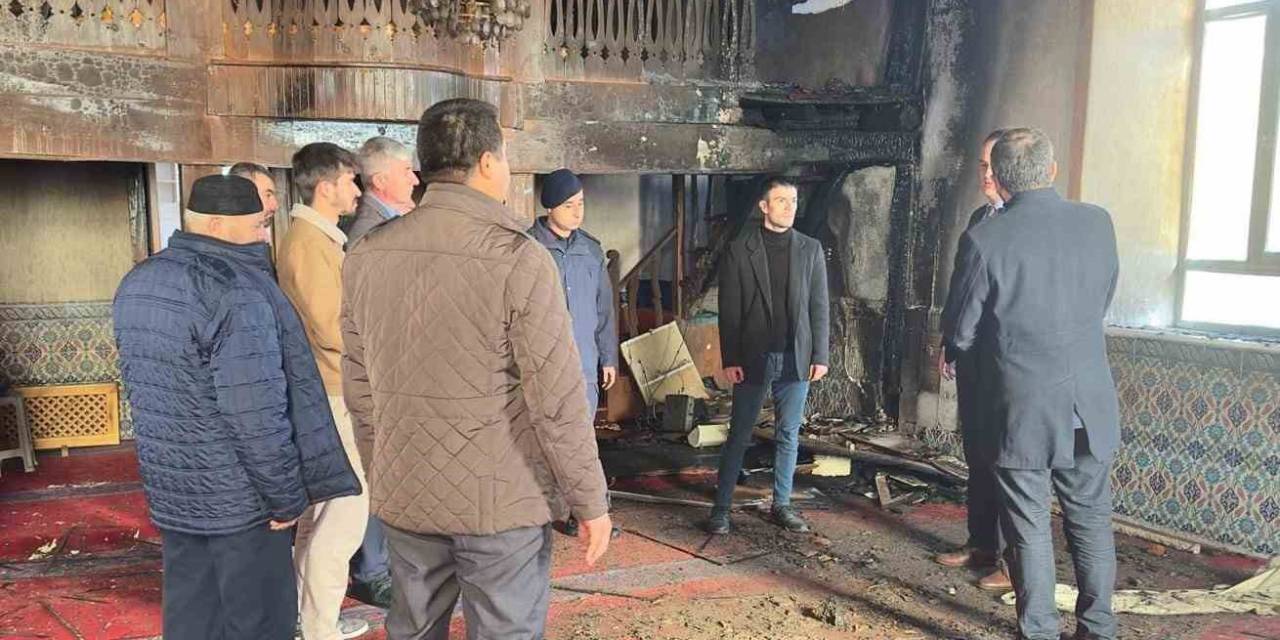 Kaymakam Demirci: “Köy Camisindeki Yangın Sonucu Oluşan Zarar En Kısa Sürede Karşılanacak”