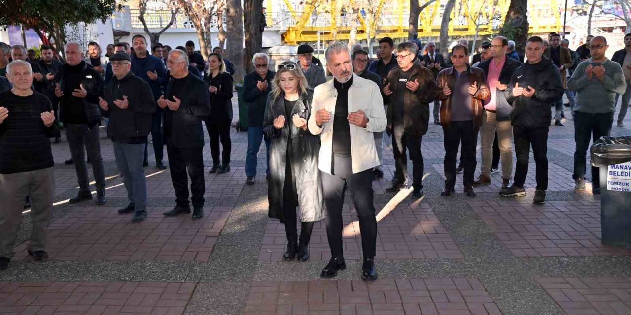 Manavgat Belediyesi Depremde Hayatını Kaybedenleri Andı