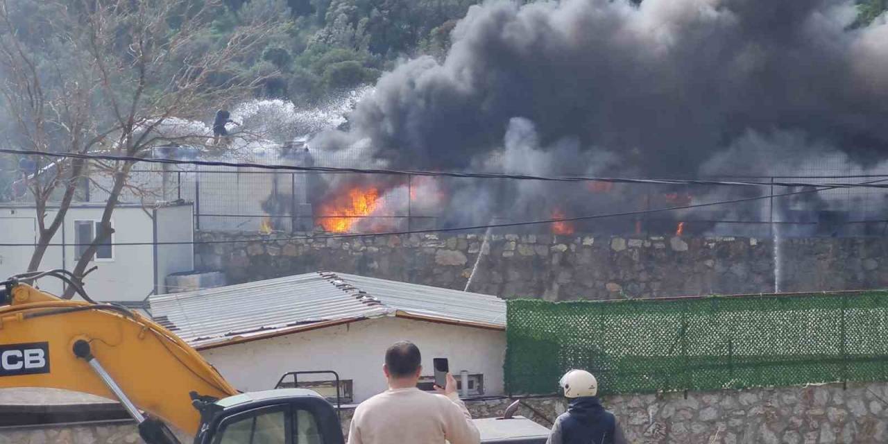 Bodrum’da İzolasyon Firmasında Yangın