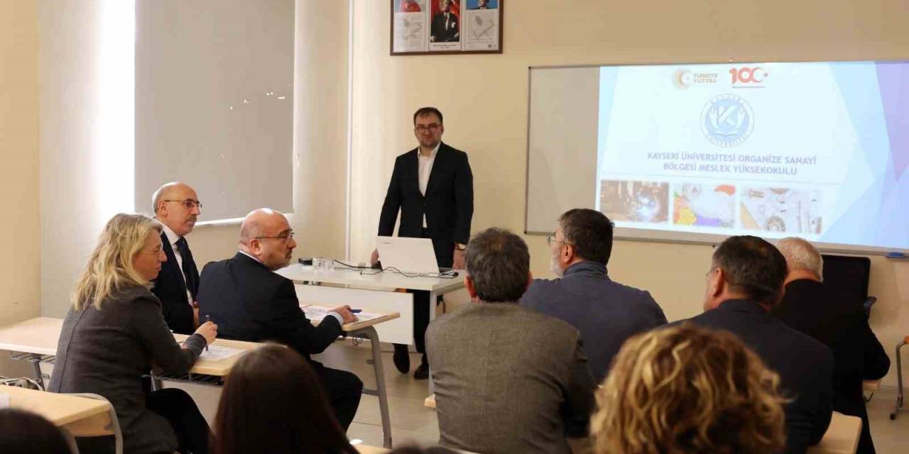 Yök Yürütme Kurulu Üyesi Prof. Dr. Mahmut Ak, Kayü Osb Myo’da İncelemelerde Bulundu