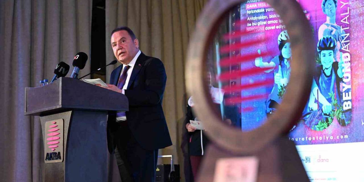 Başkan Böcek: "Antalya Önemli Bir Spor Şehri"