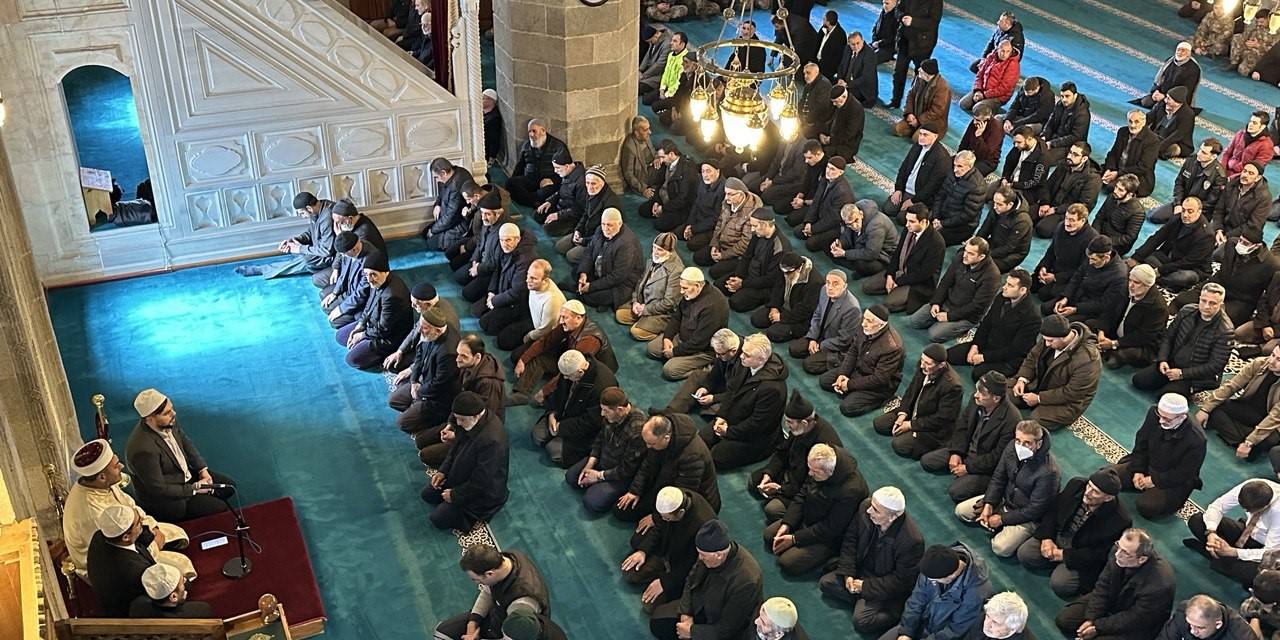 Depremde Hayatını Kaybeden Polis Memurları Dualarla Anıldı