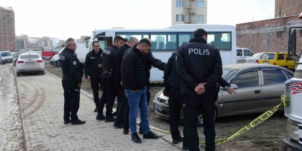 Görüşmeye Çağırdığı Arkadaşını Silahla Vurdu