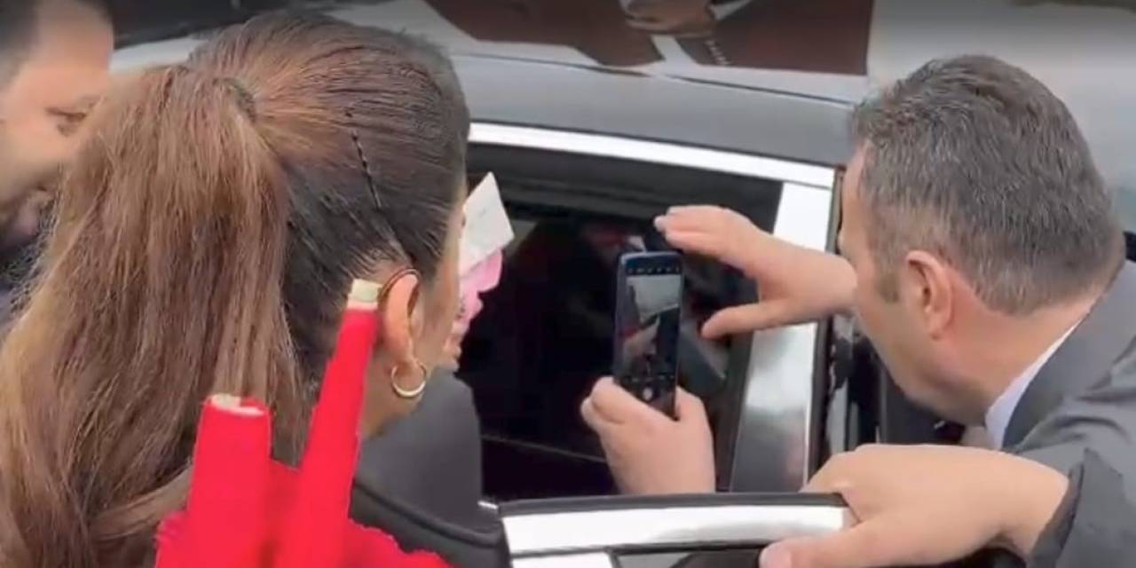 Cumhurbaşkanı Erdoğan, Öğrenciler Ve Ailelerin İsteğini Geri Çevirmedi