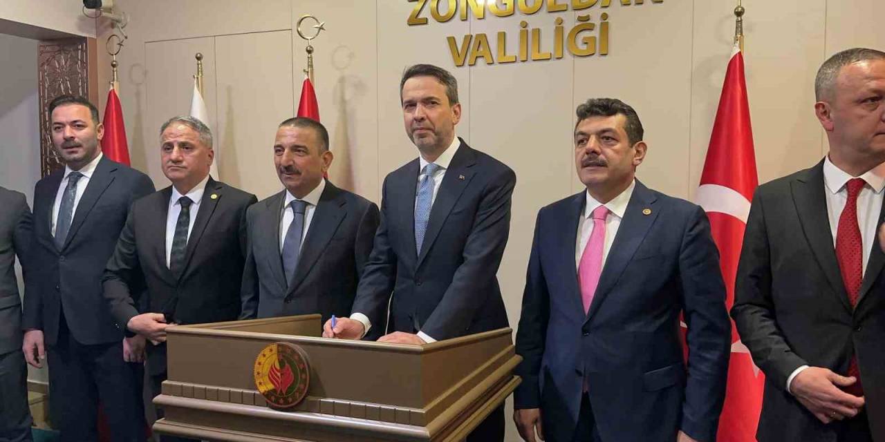 Enerji Bakanı İle Karşılaşan Kadın, Kaçak Madenlerin Kapatılmasını İstedi