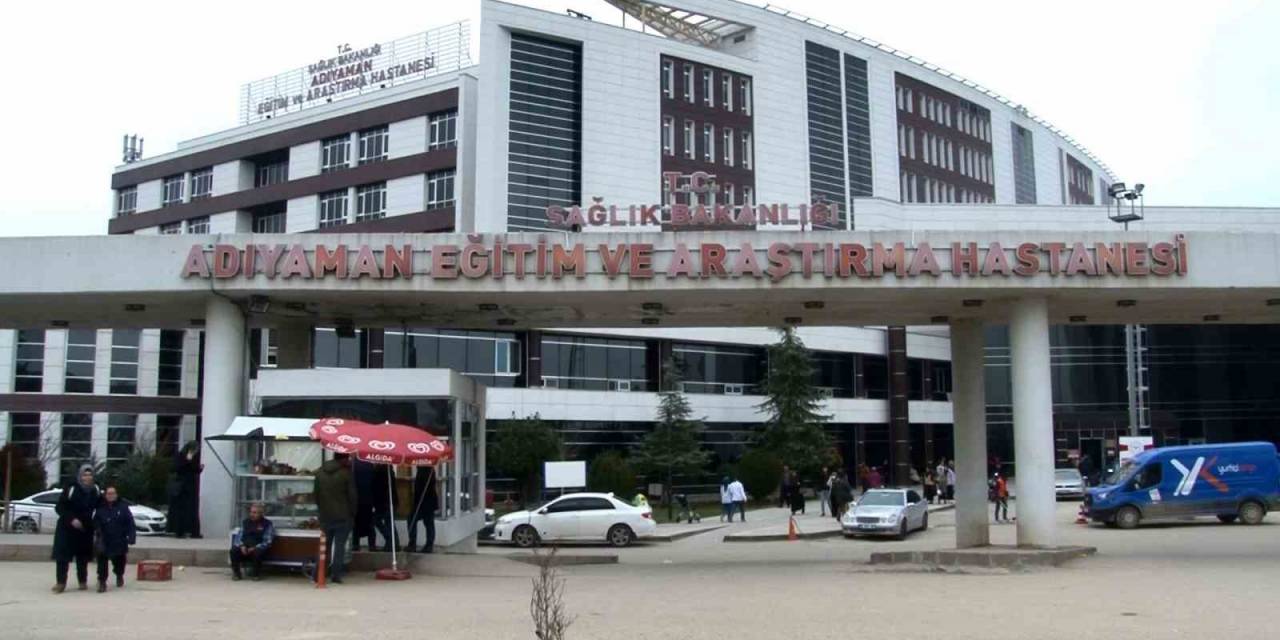 Tamamı Boyanan Hastanenin O Duvarı Boyanmadı