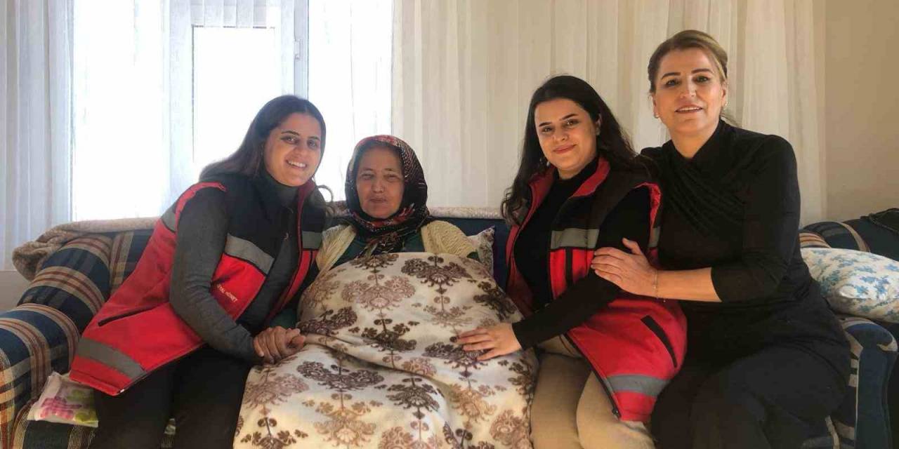 Hakkarili Zeynep Teyze’ye Doğum Günü Sürprizi