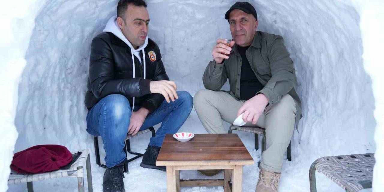 İglo Kahvehaneye Büyük İlgi