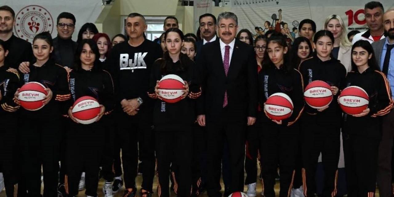 Beşiktaş Kadın Basketbol Takımı, Depremzede Öğrencilerle Bir Araya Geldi