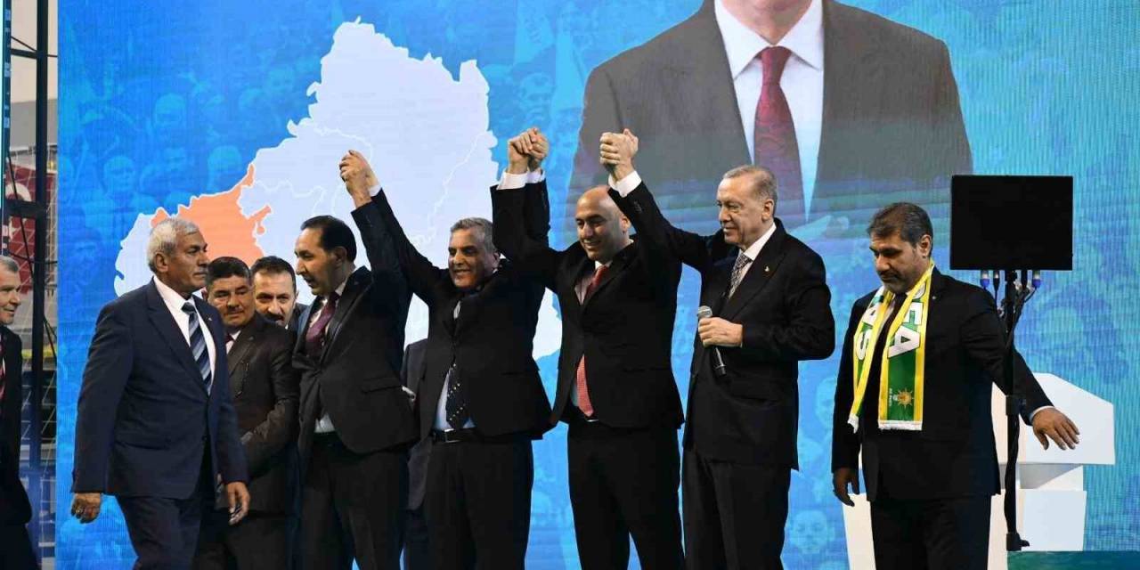 Cumhurbaşkanı Erdoğan Bozova Belediye Başkanı Suphi Aksoy İle Yola Devam Dedi